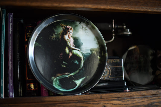 Thinking mermaid round tray 31cm